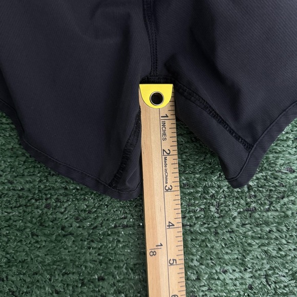 Lululemon Shorts Womens 4 Black Running Athletic Zip Pocket - Picture 5 of 7